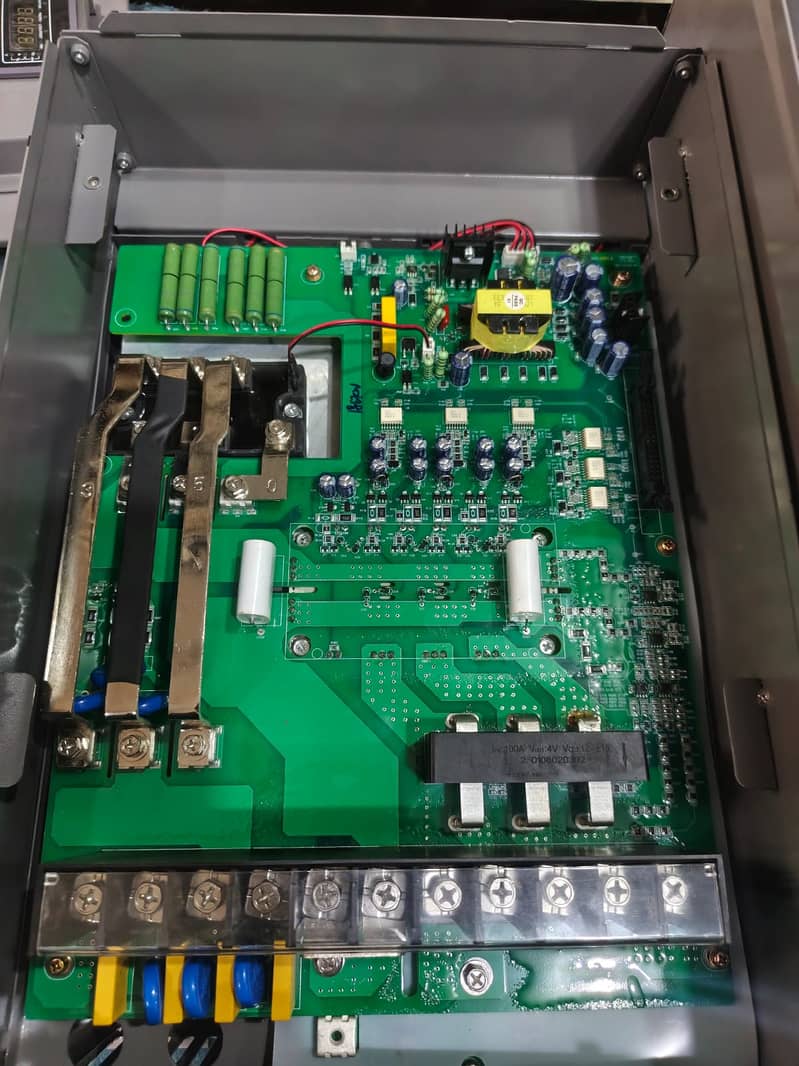 Industrial VFD Drive/3 Phase Solar Inverter for Ata Chakki/Tubewall 3