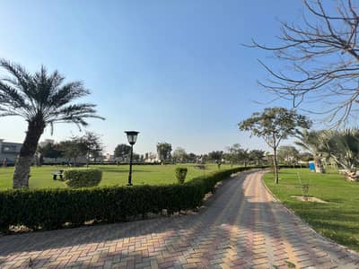 1 Kanal Facing Park Plot For Sale in Lake City Sector M-3A