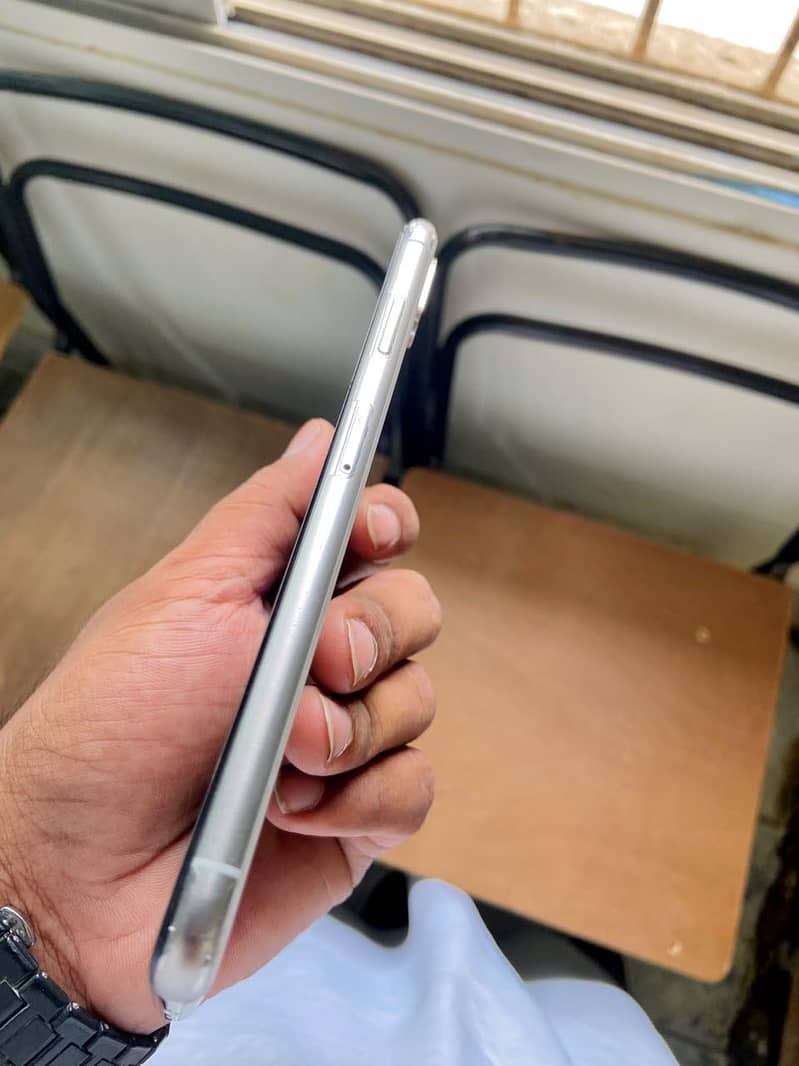 iPhone  Xs max 5