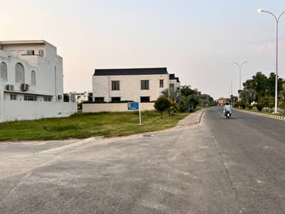 10 Marla Corner Prime Location Plot For Sale In Lake City Sector M-3 Ext 1