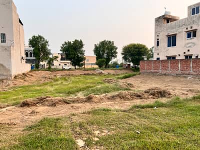 1 Kanal 80 Feet Road Prime Location Plot For Sale In Lake City M-3