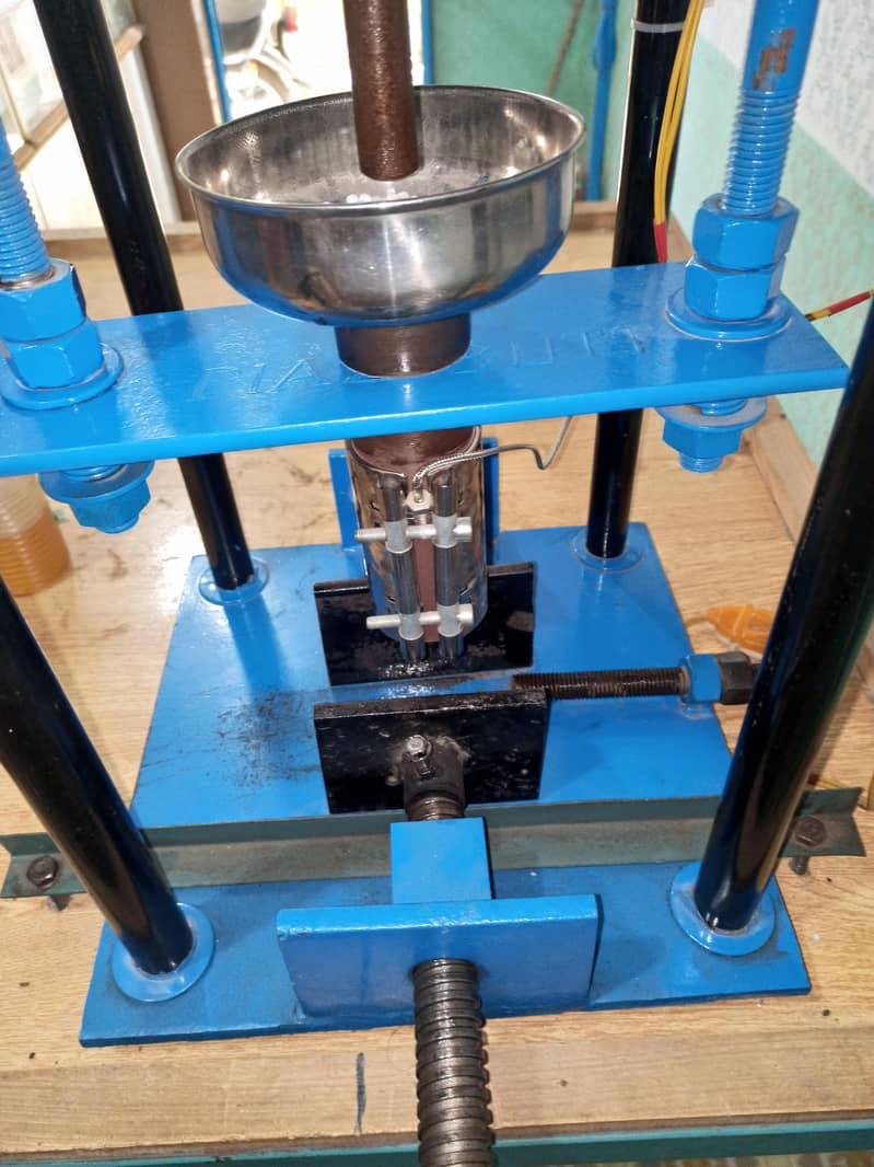 Data Cable Making Molding Machine 4
