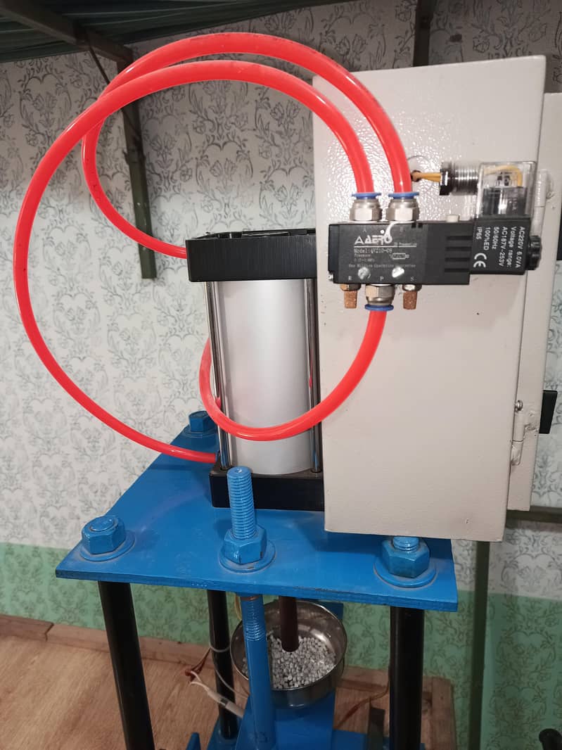 Data Cable Making Molding Machine 7