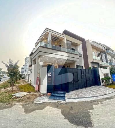 Modern, North Facing, Main Boulevard, Brand New 11.5 Marla House for Sale
