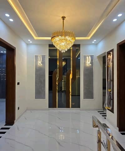 A Stunning House Is Up For Grabs In Bahria Town - Sector C Lahore