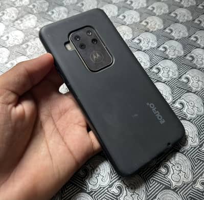Motorola one zoom 4/128