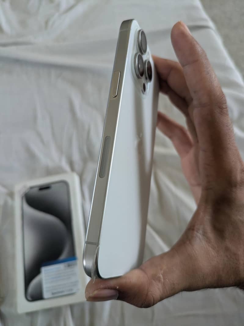 Apple iPhone 15 Pro Max 2