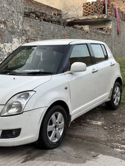 Suzuki Swift 2010 . . . Call on whatsapp