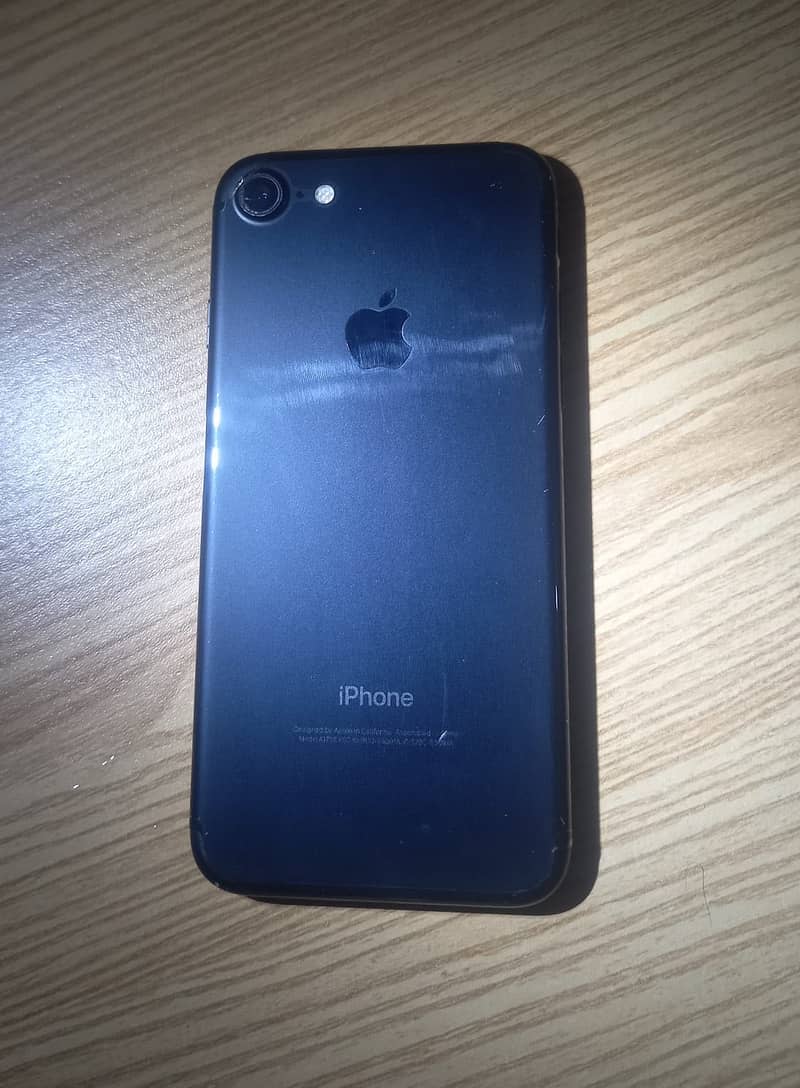 Apple iPhone 7 0