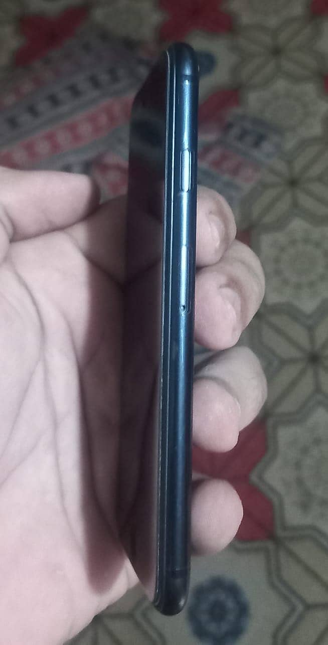Apple iPhone 7 3