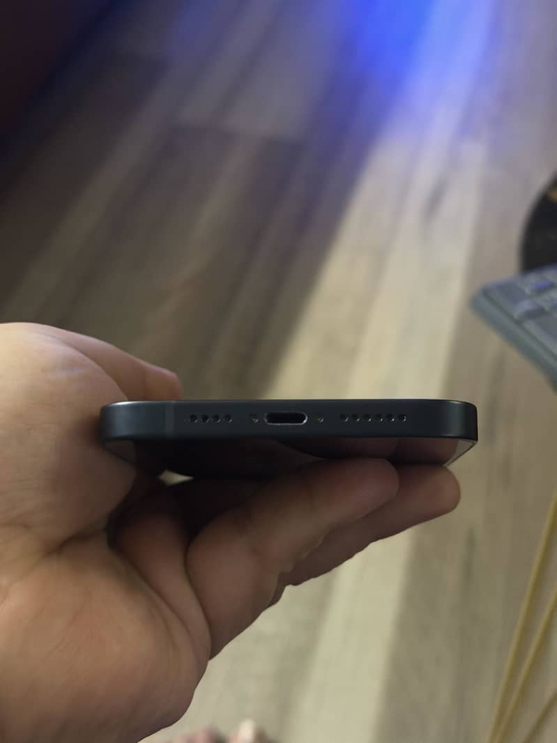 iPhone 14 3
