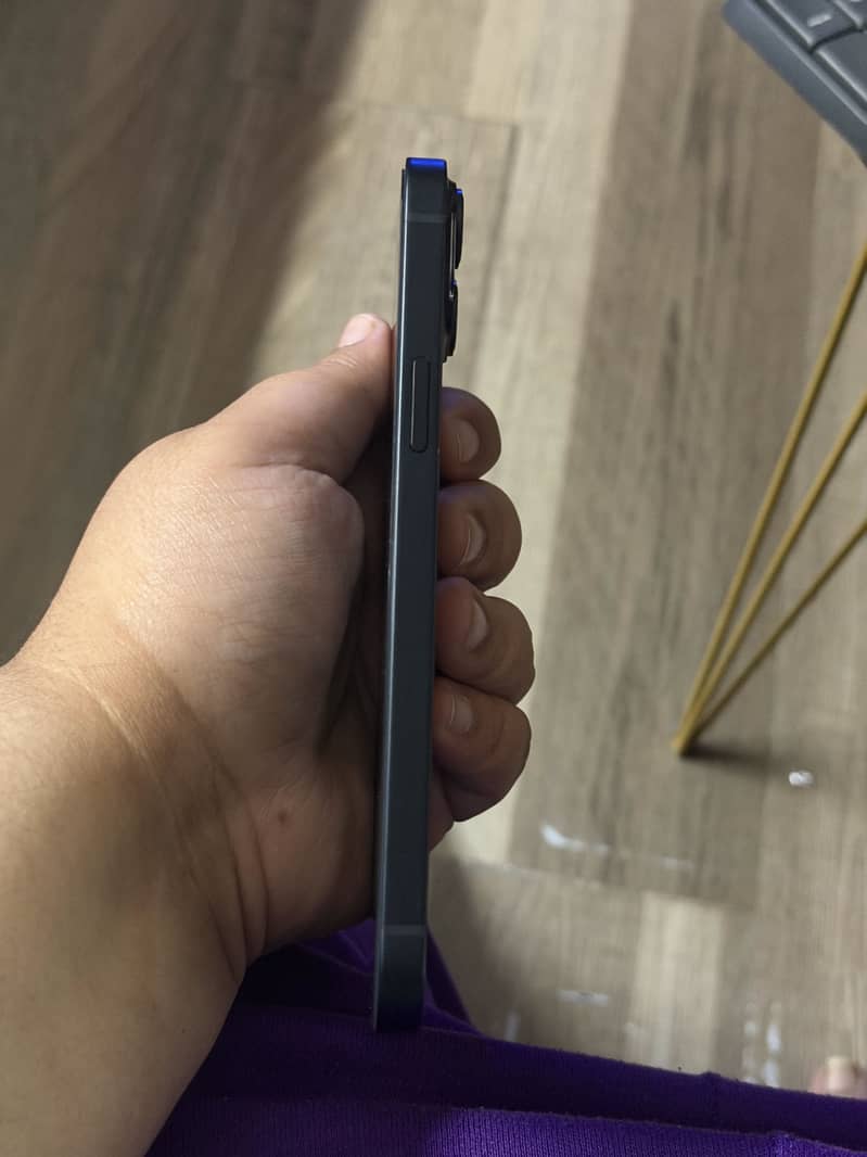 iPhone 14 10