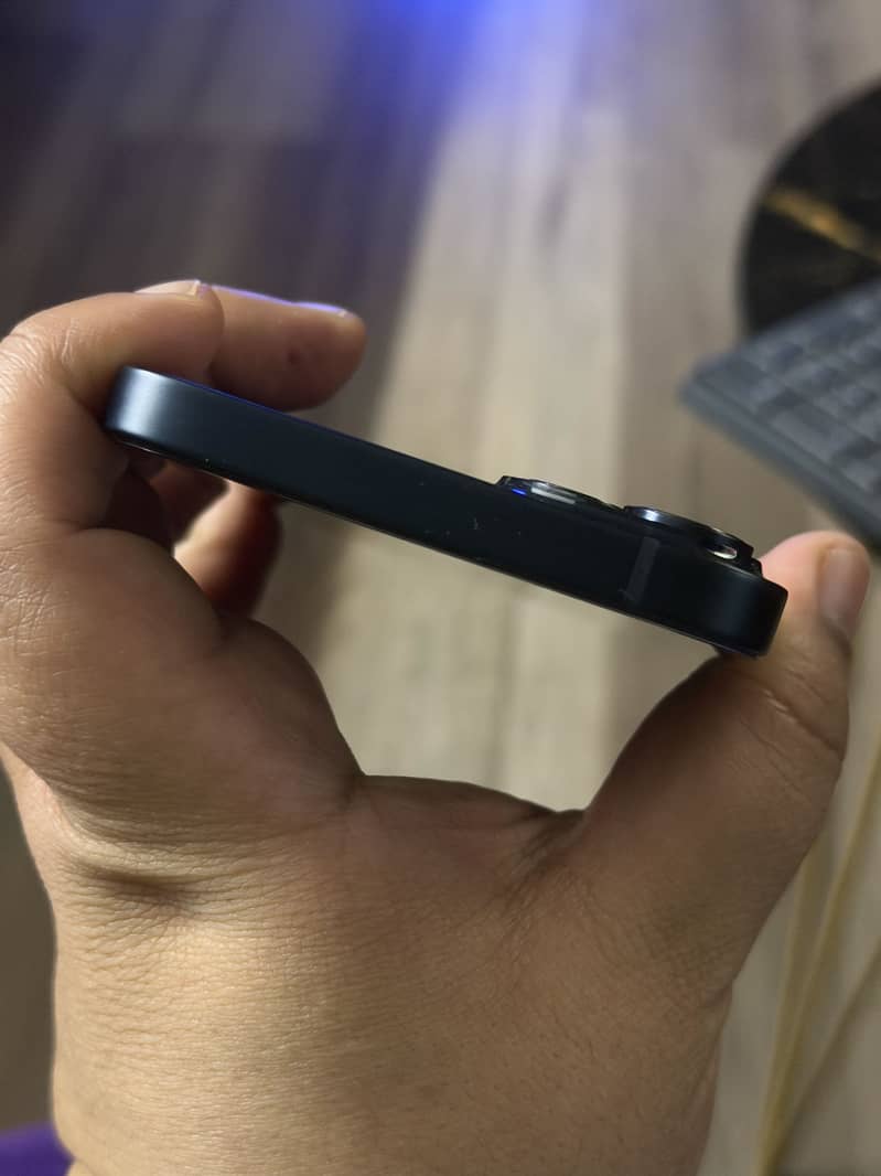 iPhone 14 11