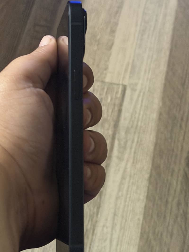 iPhone 14 14