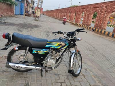 New Black Honda 125
