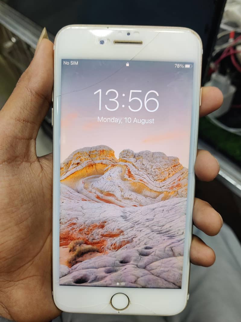 Apple iPhone 7 Plus 1