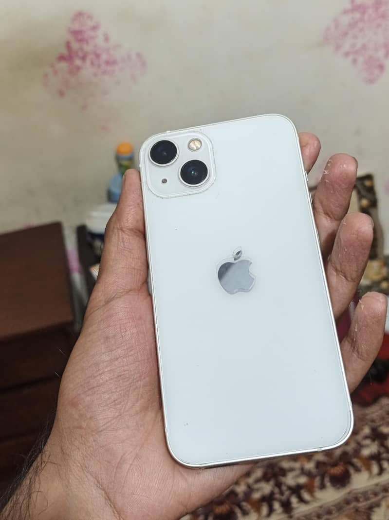 iPhone 13 0
