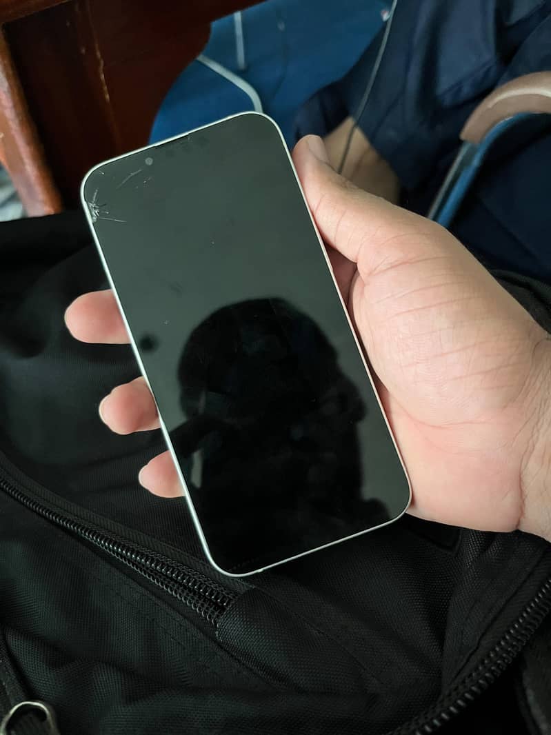 Apple iPhone 13 1