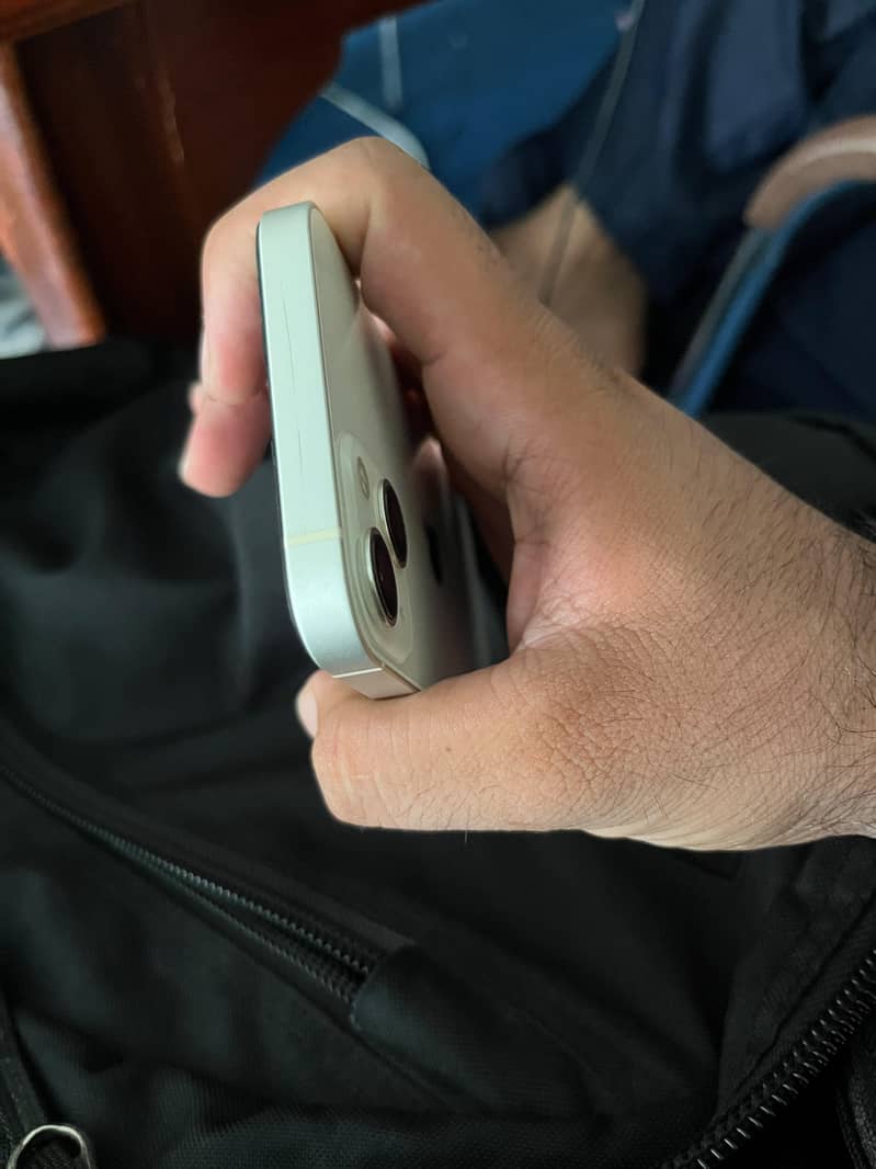 Apple iPhone 13 2