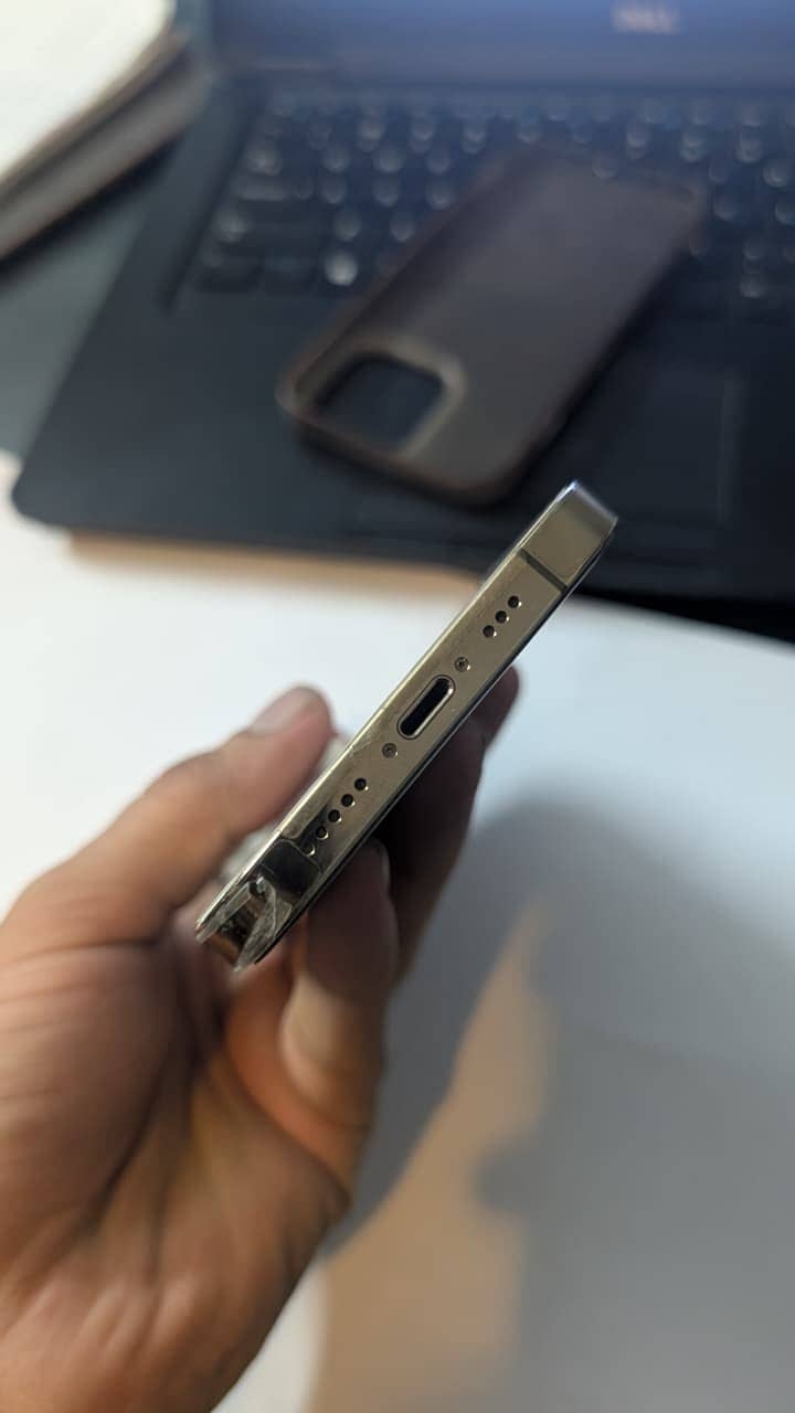 Apple iPhone 13 Pro 2