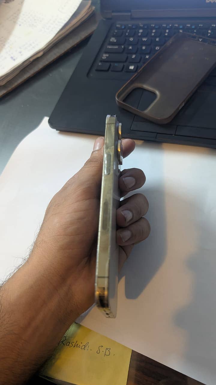 Apple iPhone 13 Pro 4