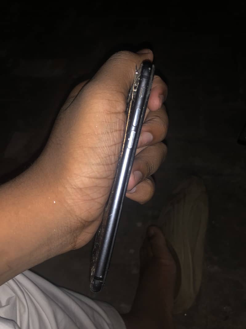 Apple iPhone 8 1