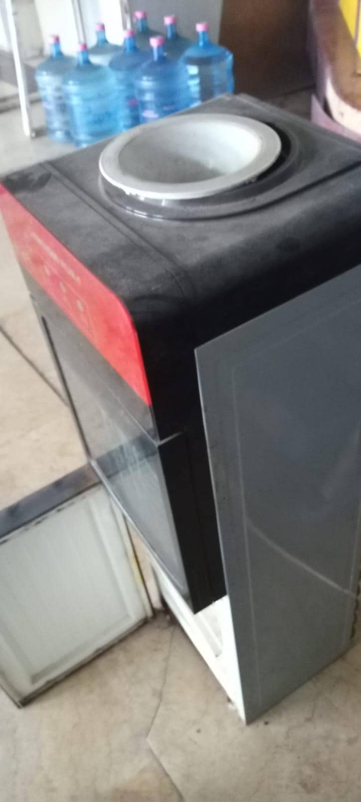 dispenser 1