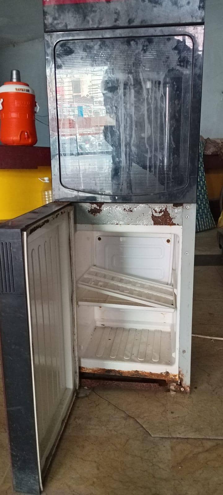 dispenser 3