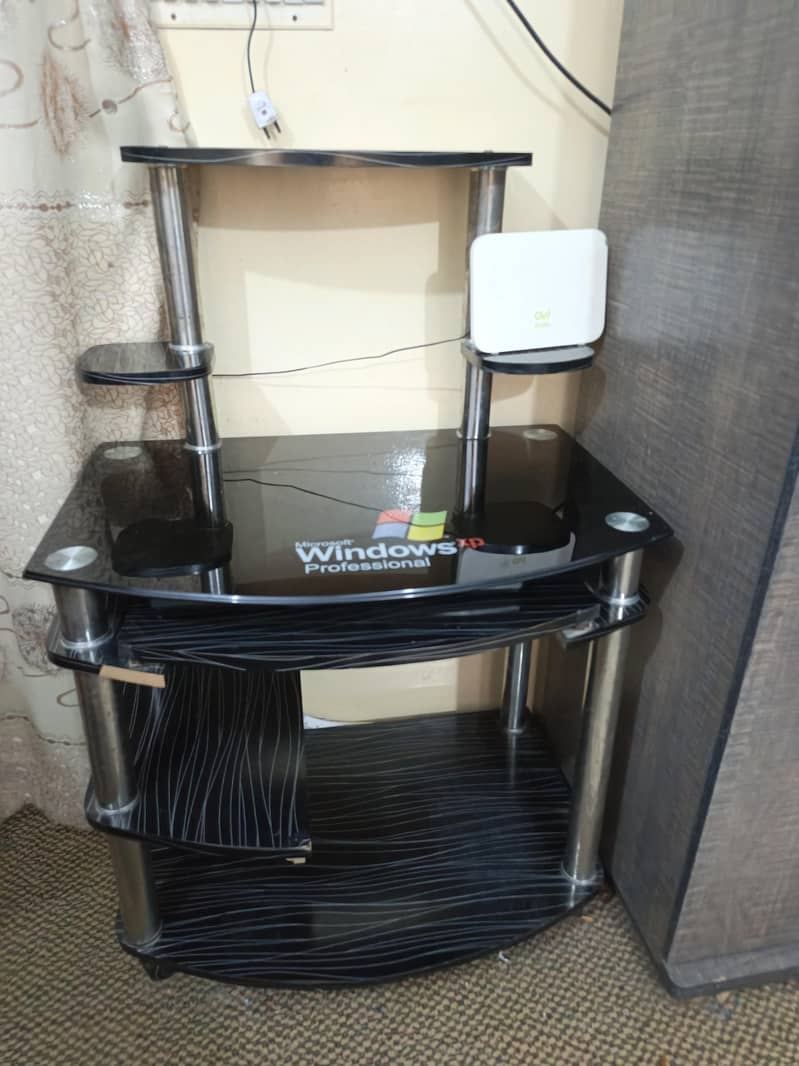 computer trolley 1
