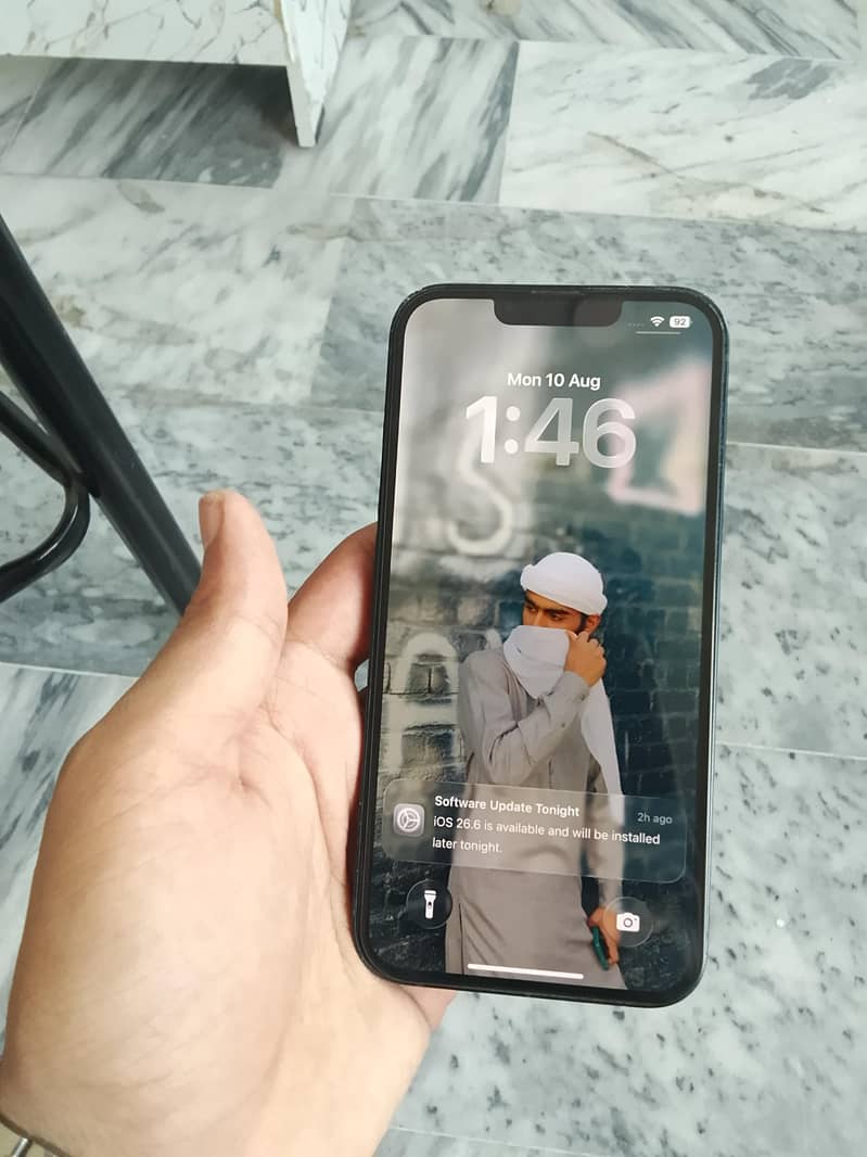 Apple iPhone 13 5