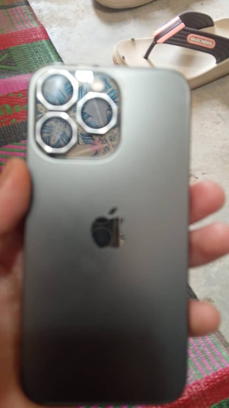 Apple iPhone 13 Pro 1