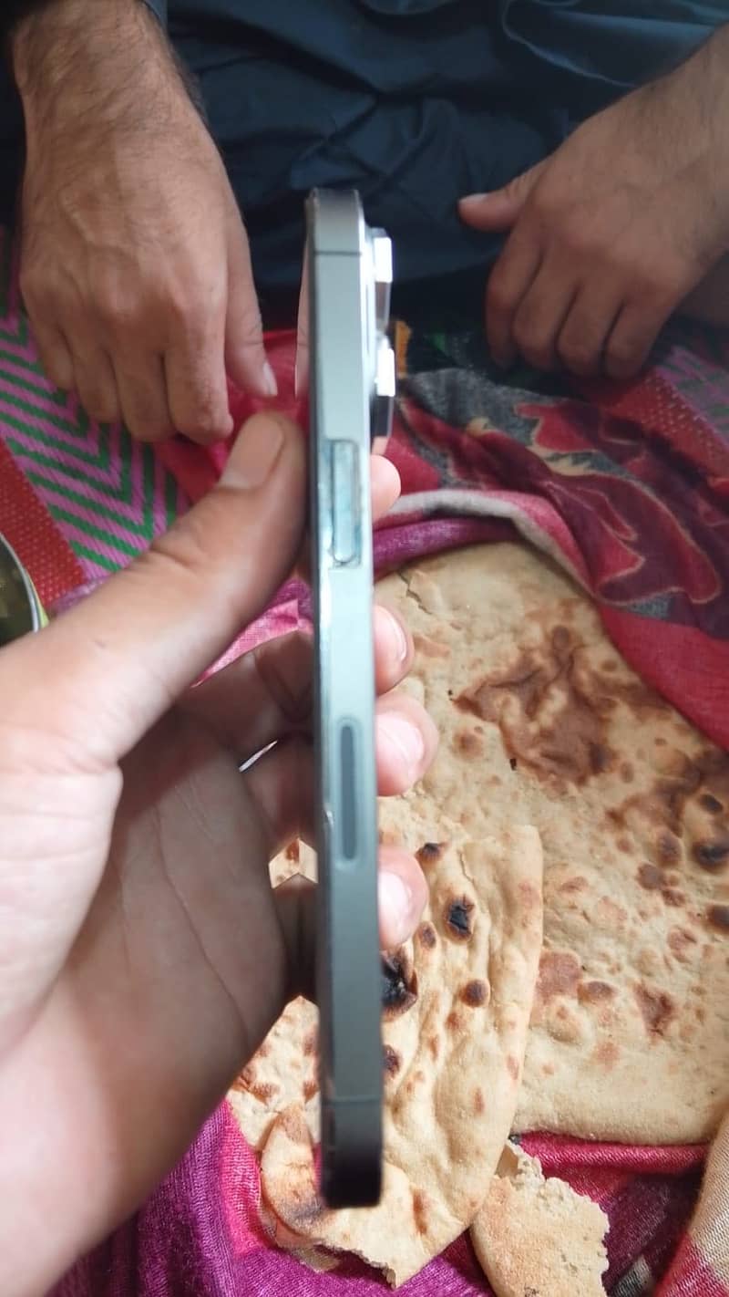 Apple iPhone 13 Pro 4