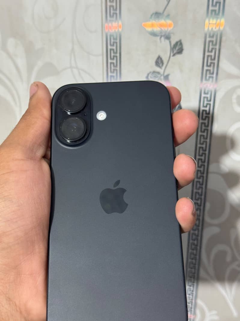 iPhone 16 2