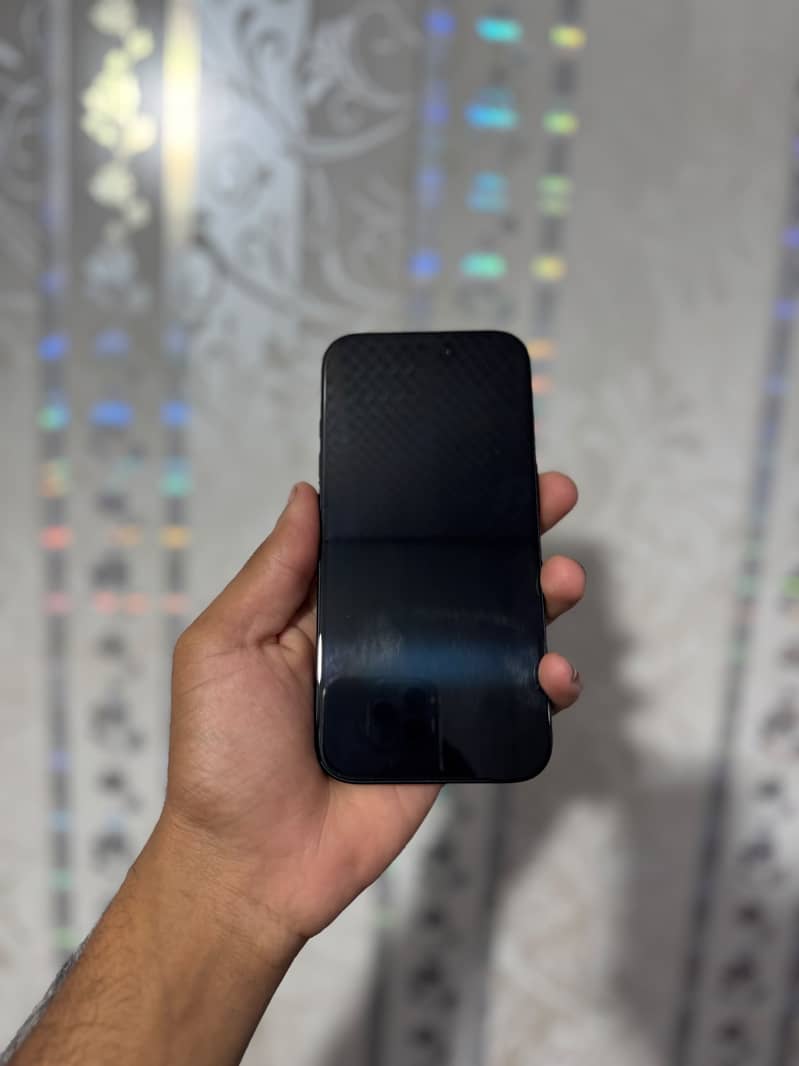iPhone 16 3