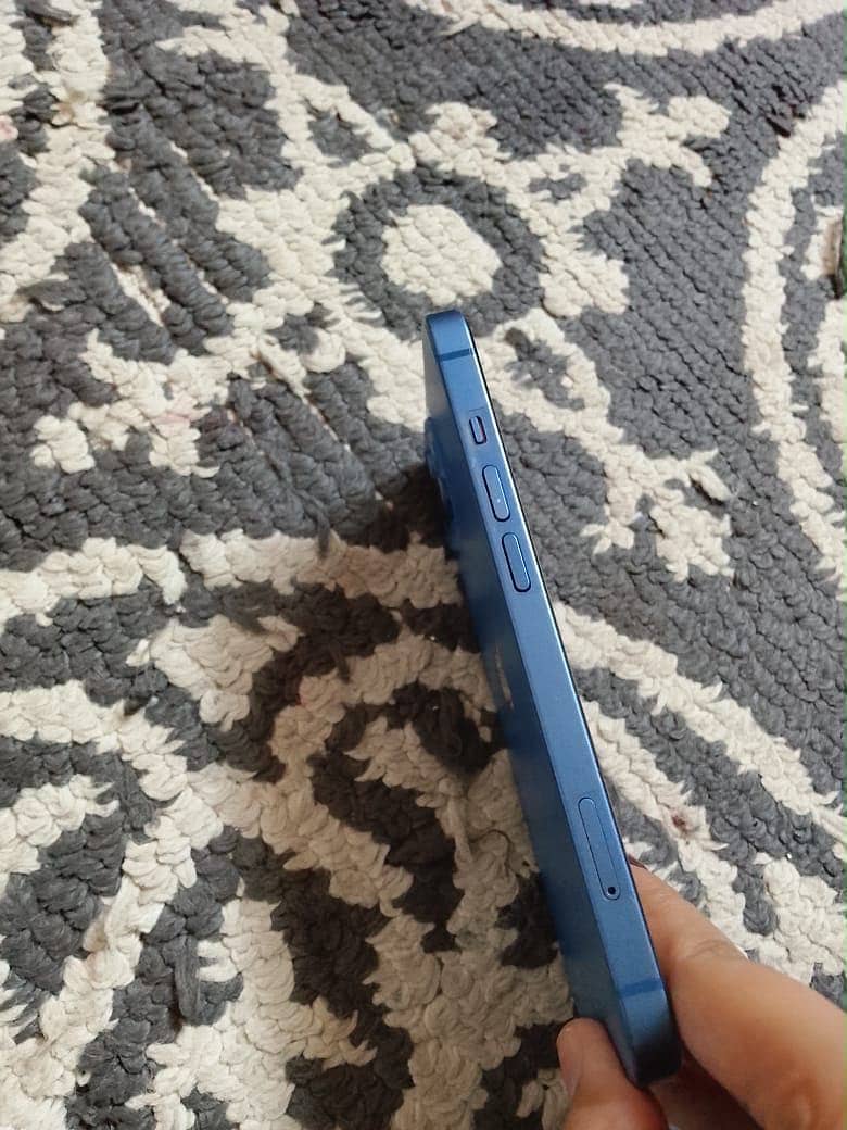 Apple iPhone 13 3