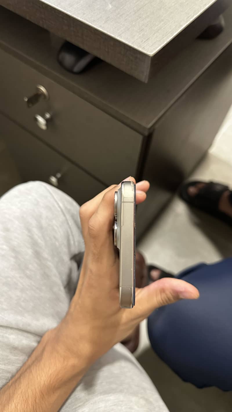 Apple iPhone 15 Pro 3