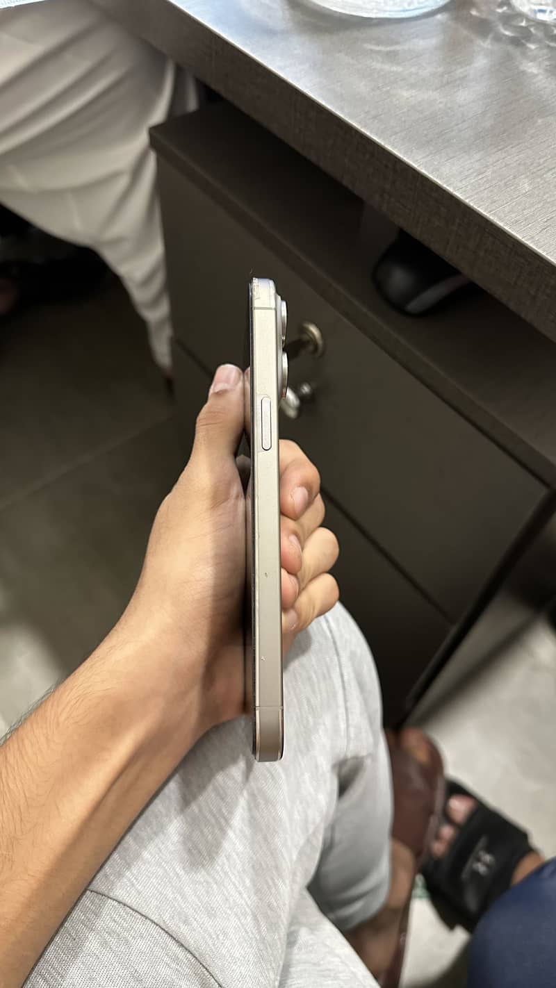 Apple iPhone 15 Pro 8