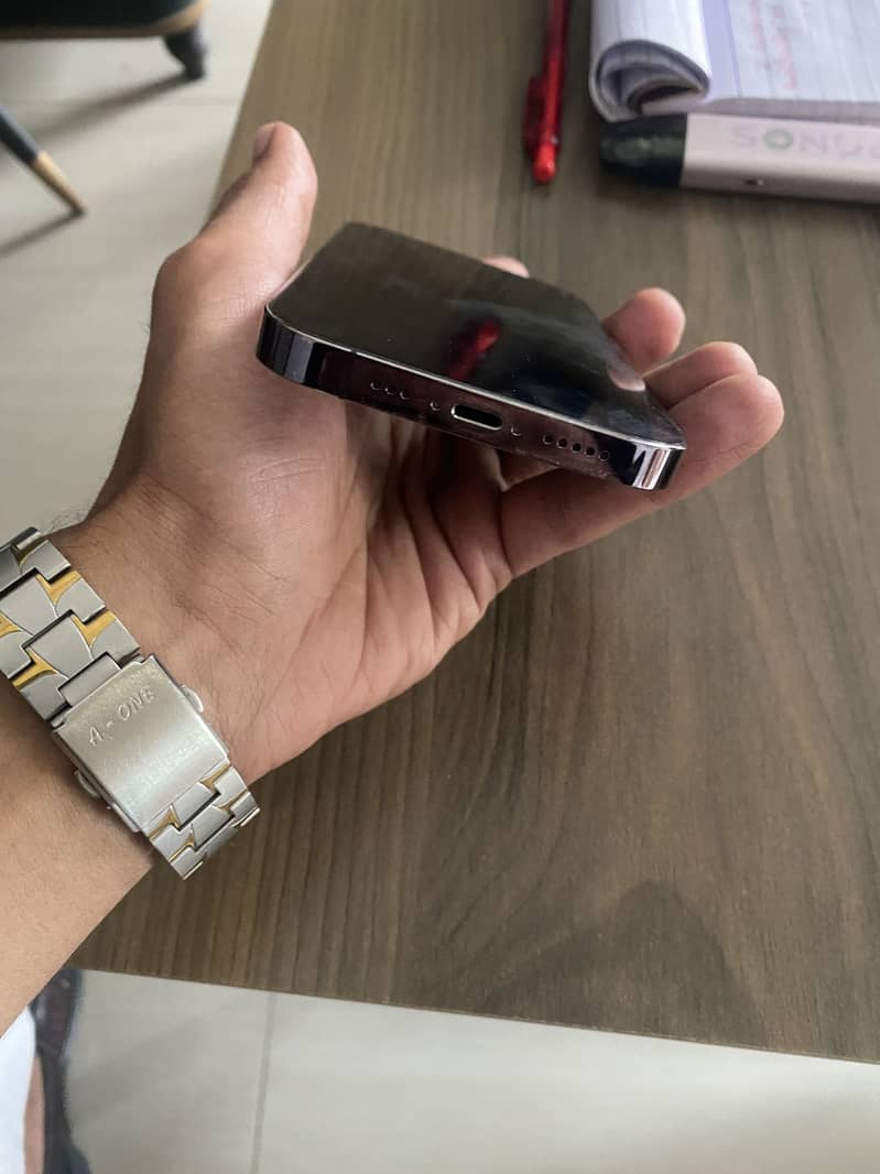 Apple iPhone 14 Pro 1