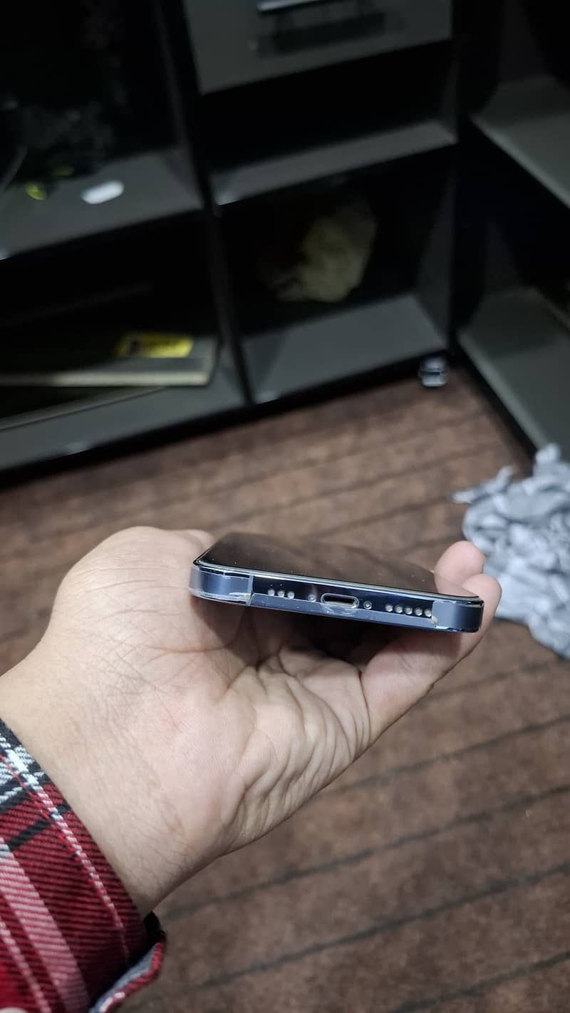 Apple iPhone 13 Pro 2