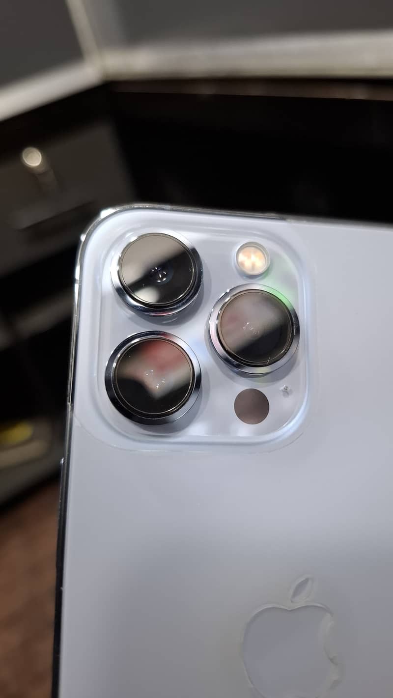 Apple iPhone 13 Pro 3