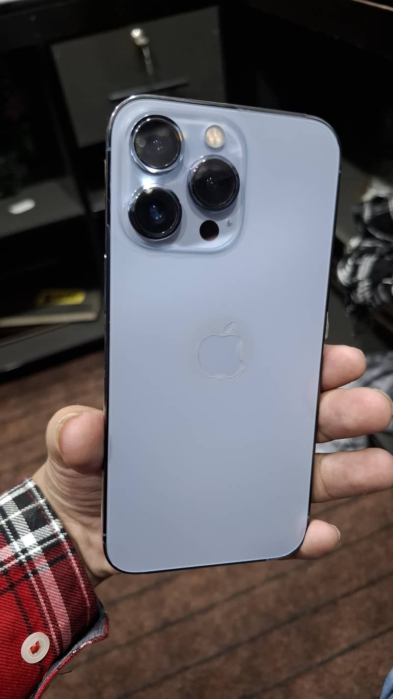 Apple iPhone 13 Pro 4