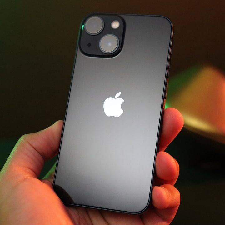 Apple iPhone 13 0