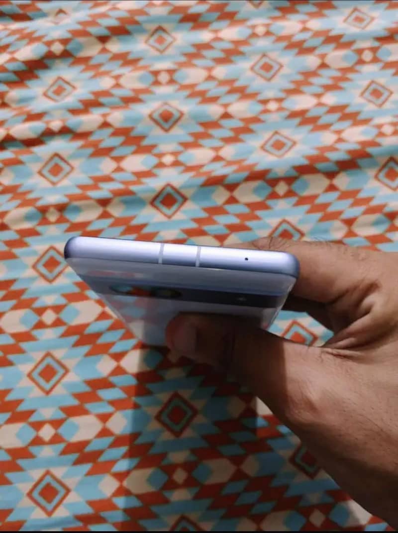 Google Pixel 7a 4