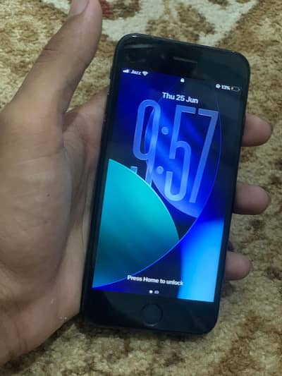 Apple iPhone SE