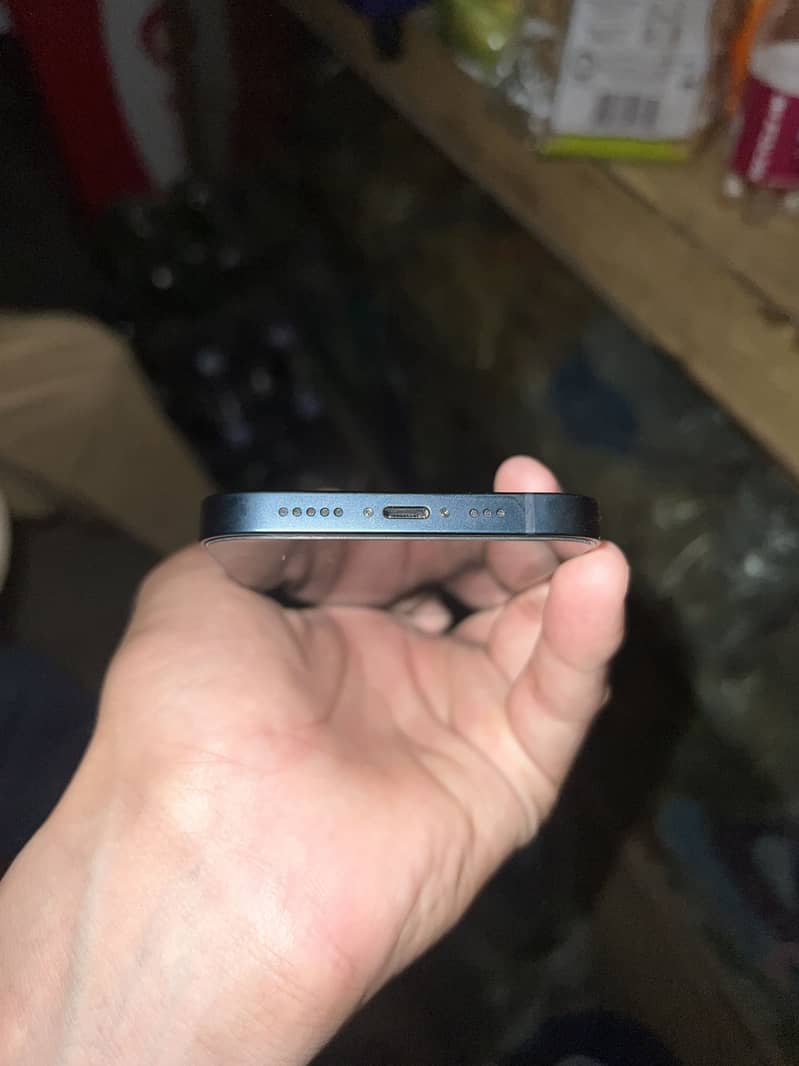 Apple iPhone 13 2
