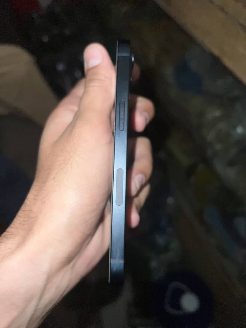 Apple iPhone 13 3