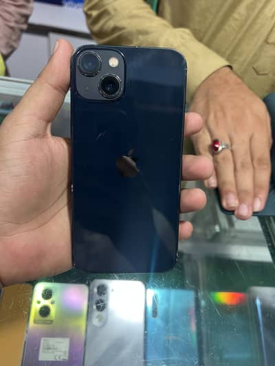Apple iPhone 13
