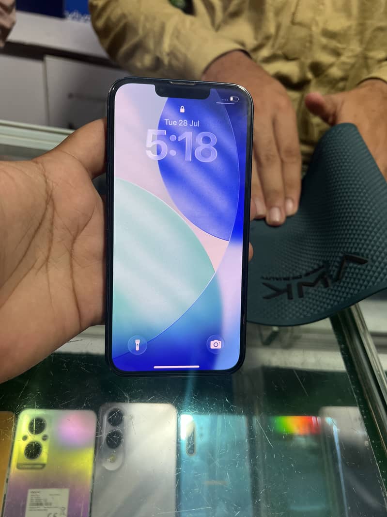 Apple iPhone 13 1