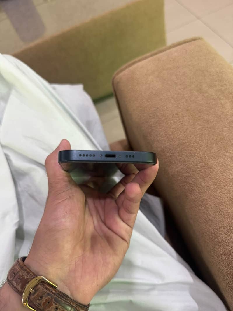 Apple iPhone 14 4