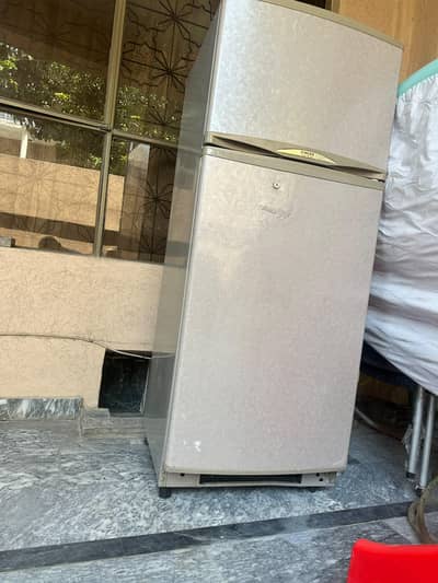 singer fridge full size for sale.
